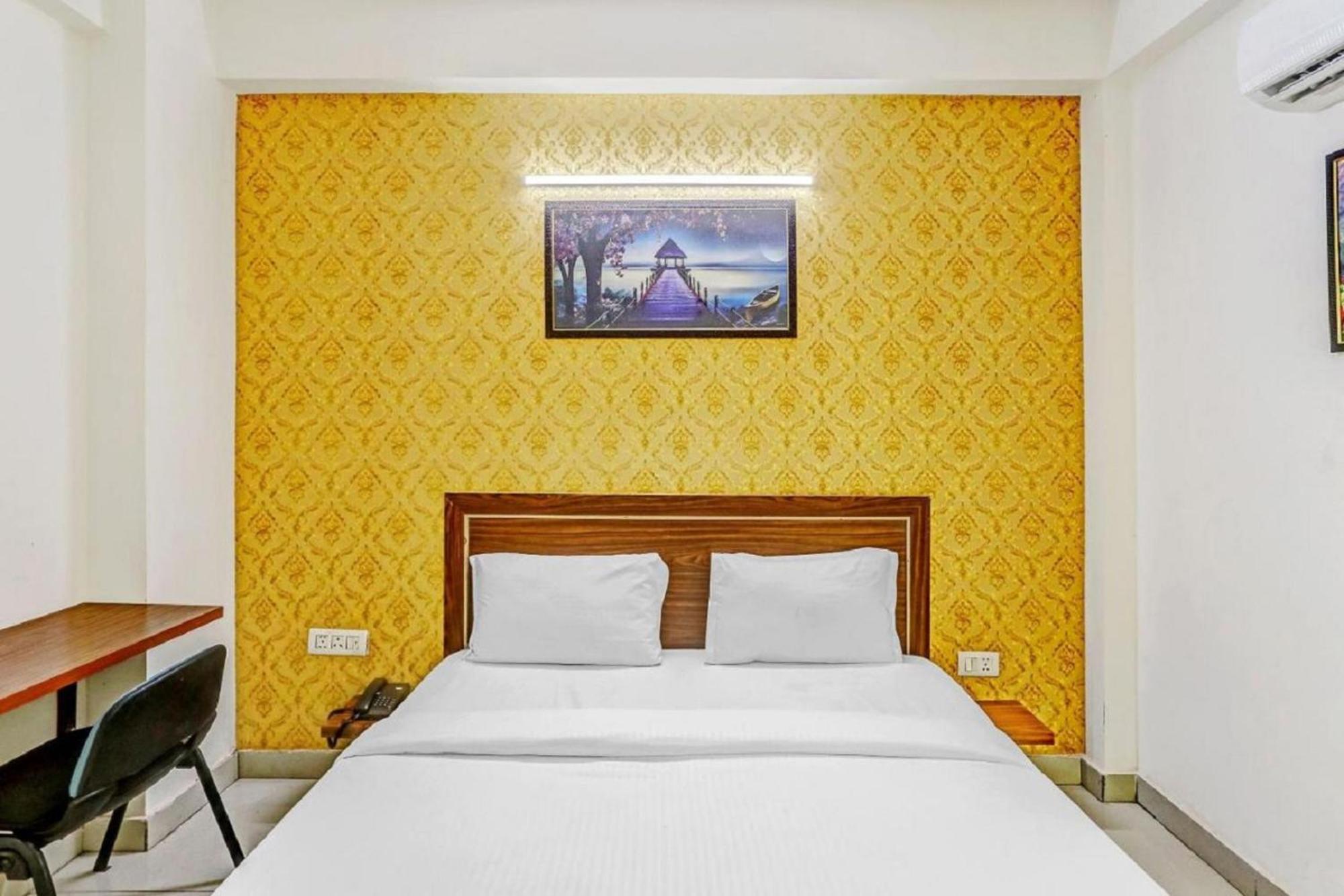 Hotel Noida Continental Exterior photo